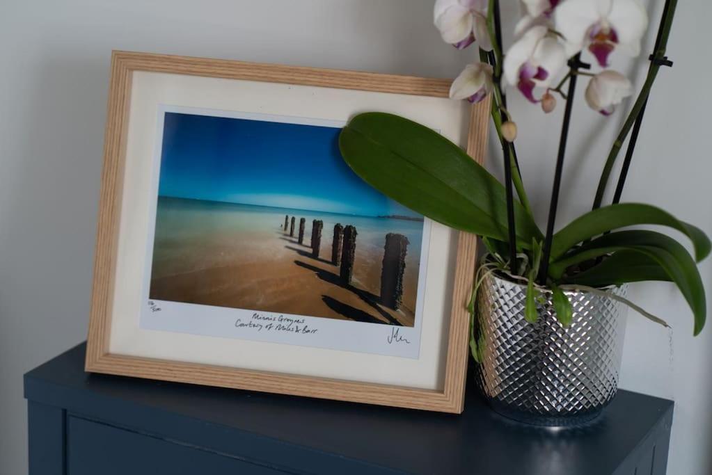 Stylish Beachfront Apartment, Sweeping Ocean Views And Luxury Touches 헌베이 외부 사진